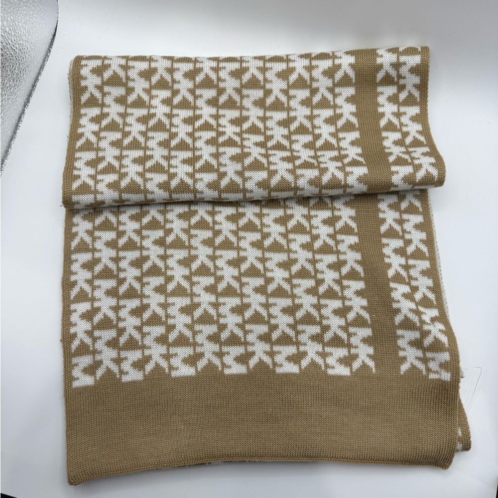 Michael Kors Tan and White Knit Scarf